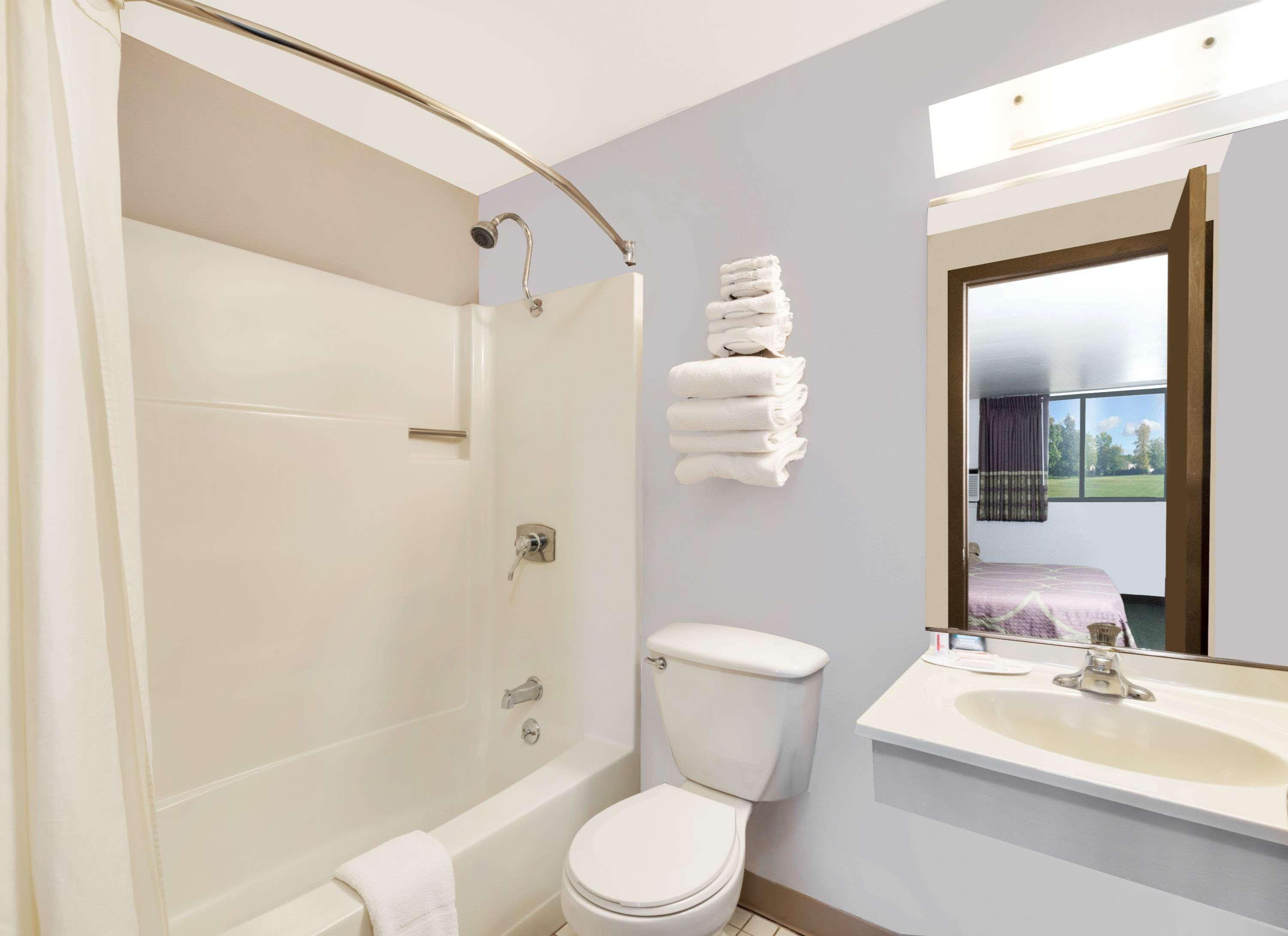 Super 8 By Wyndham Spearfish Hotell Exteriör bild