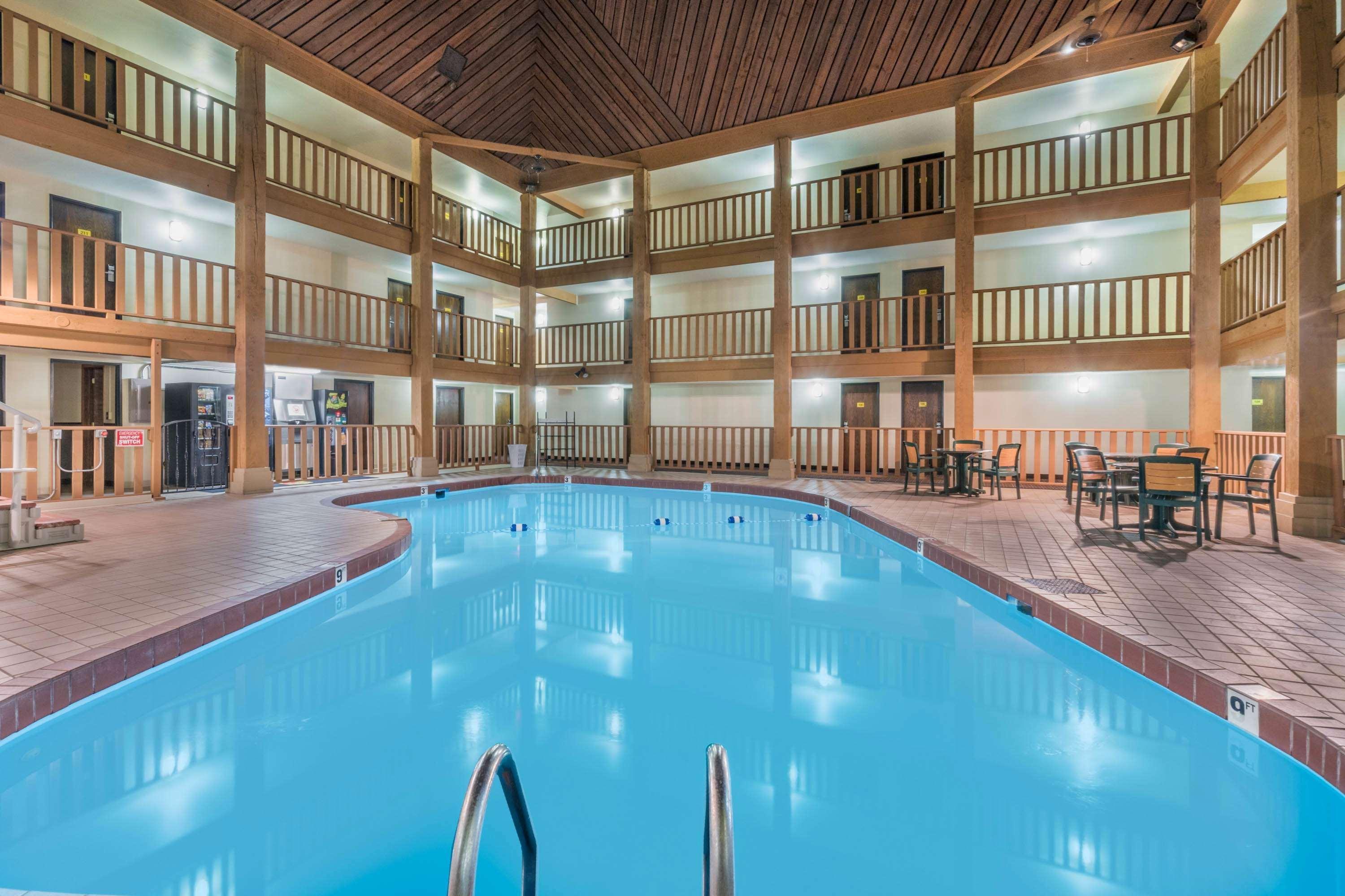 Super 8 By Wyndham Spearfish Hotell Exteriör bild