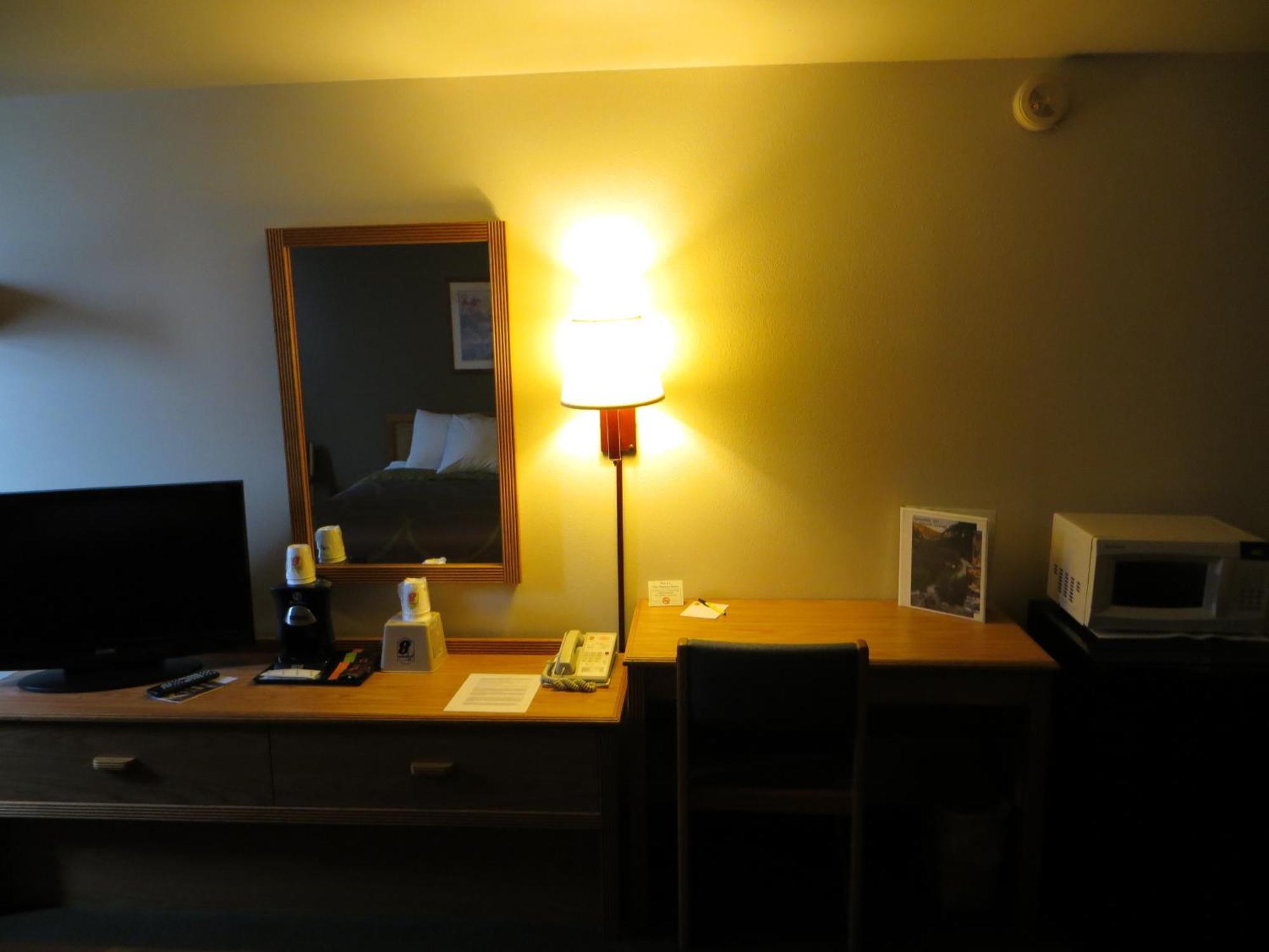 Super 8 By Wyndham Spearfish Hotell Rum bild