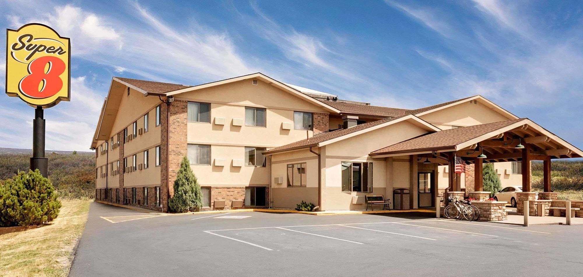 Super 8 By Wyndham Spearfish Hotell Exteriör bild
