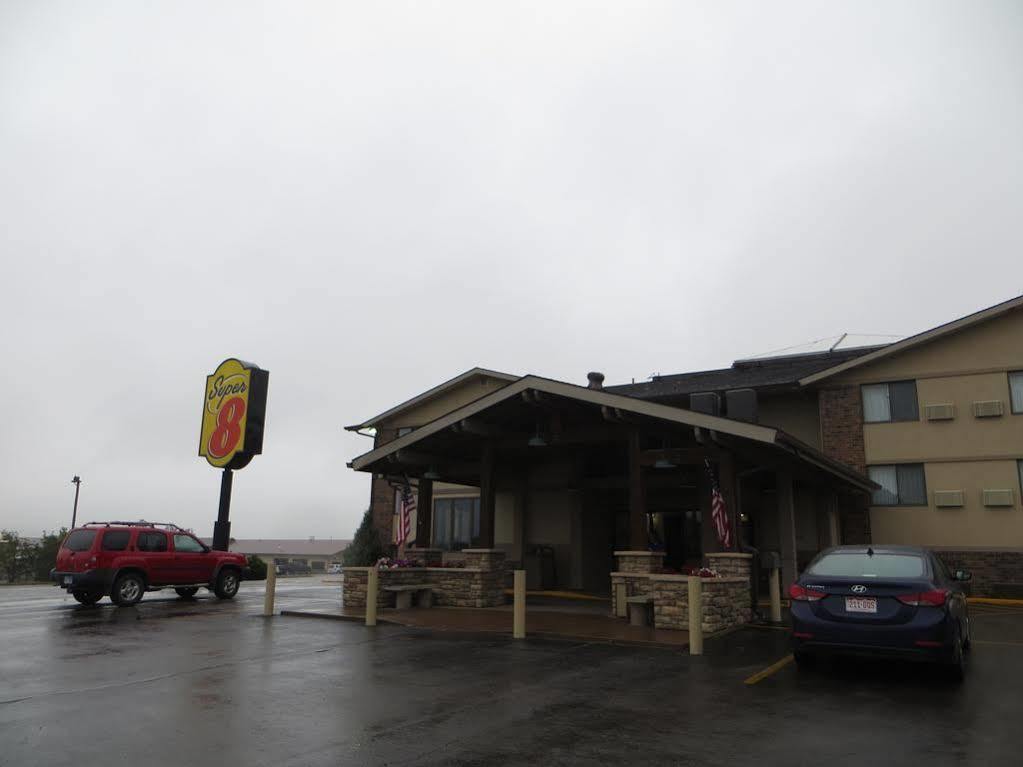 Super 8 By Wyndham Spearfish Hotell Exteriör bild